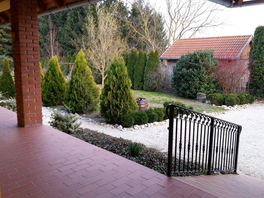Nosztalgia Vendégház Zalaegerszeg Exterior foto